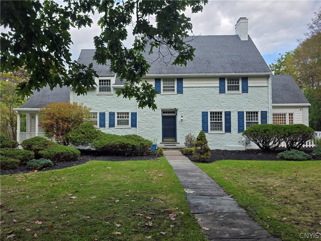 1103 Parkway E — photo