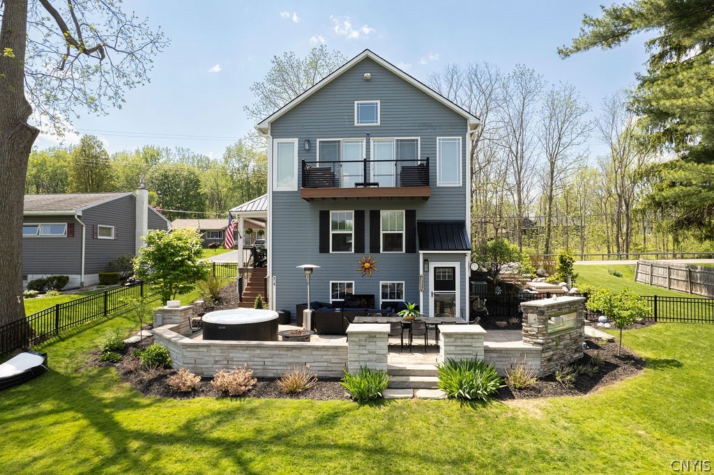 8798 River Road — photo
