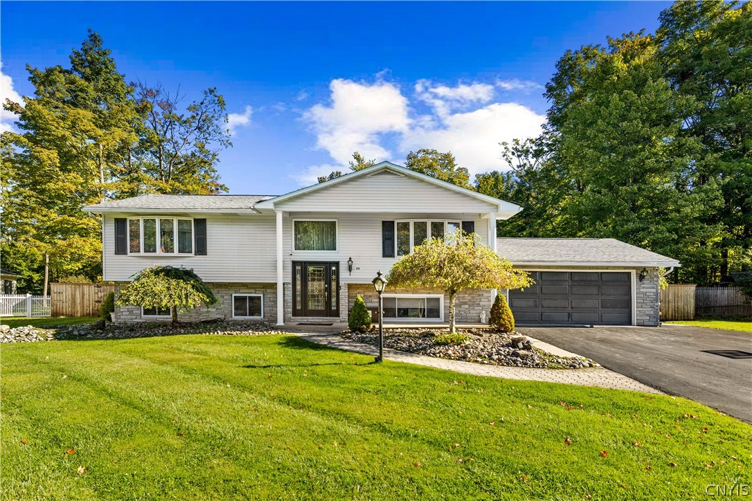 24 Chateau Drive — photo