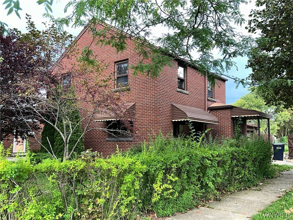 2104 Walnut Avenue — photo