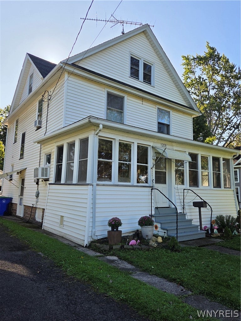 1209 West Avenue — photo