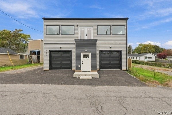 1572 Van Buren — photo
