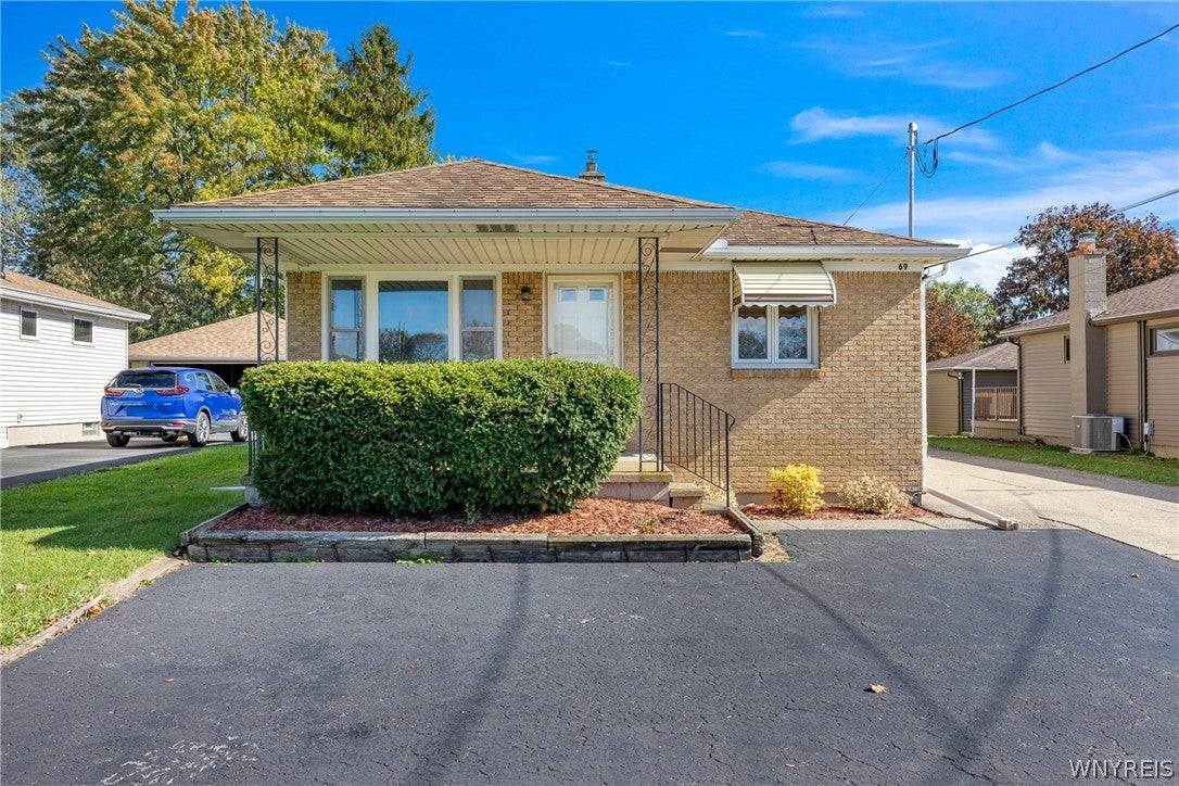 69 Banner Avenue — photo