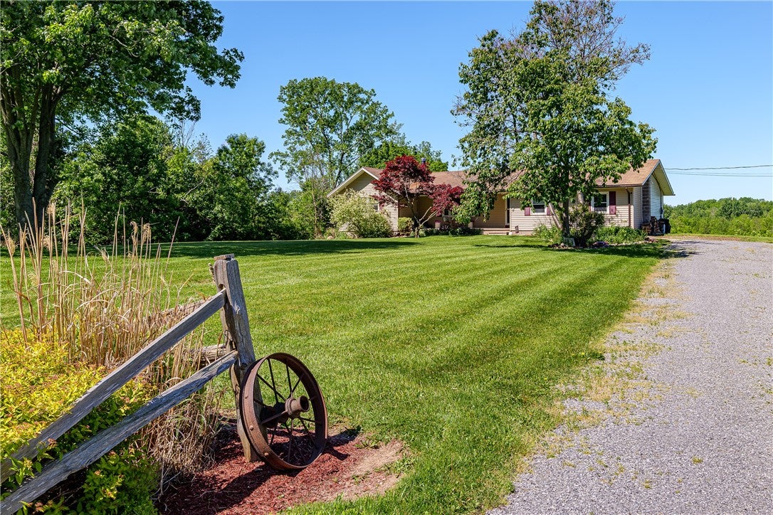965 Johnson Rd, Riga, NY 14428