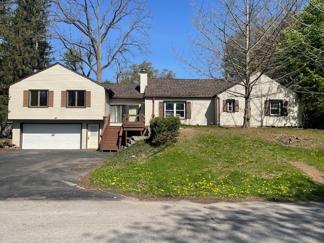 321 Eaglehead Road — photo