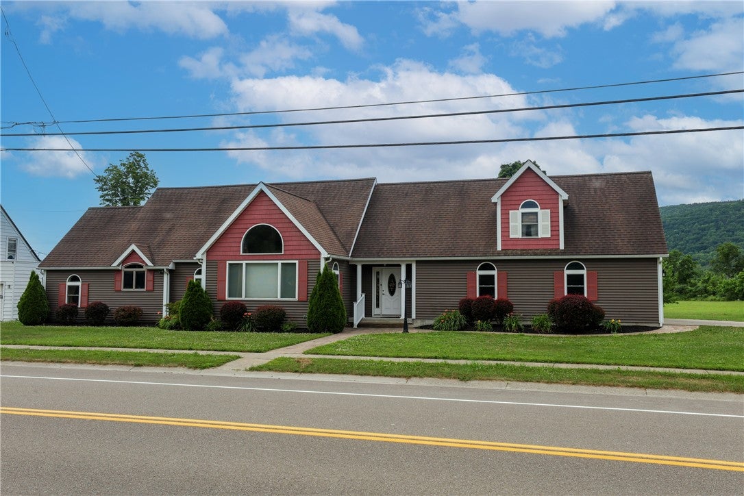 8724 Main Street — photo