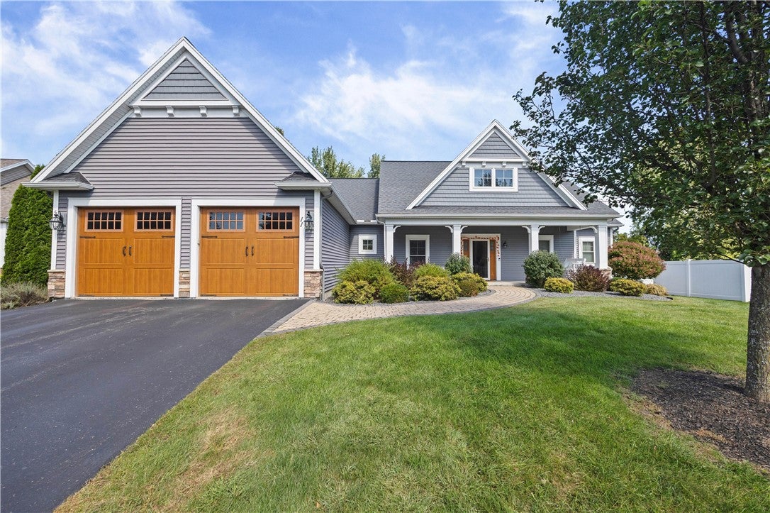 11 Montgomery Glen Drive — photo