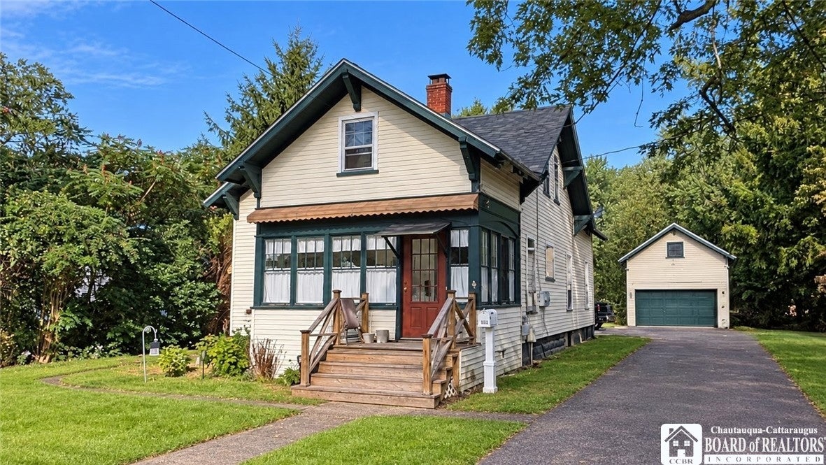 275 E Main Street — photo