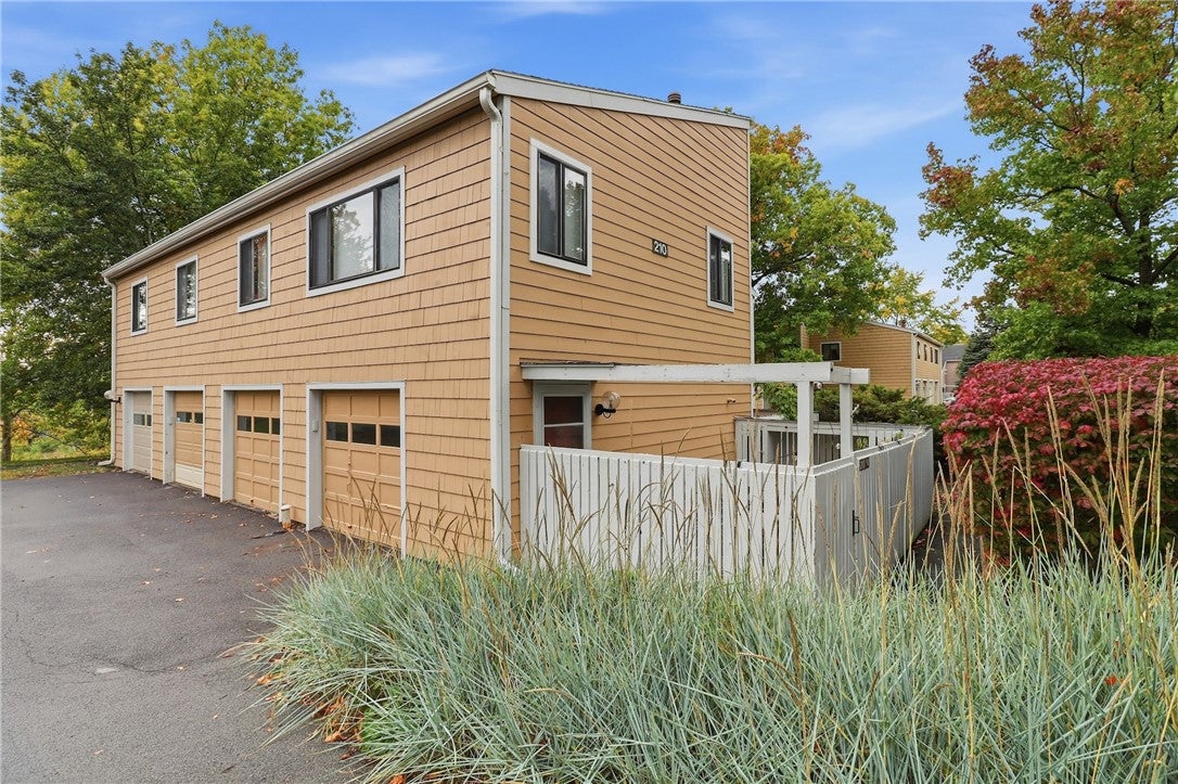 210 Wildflower Drive 4 — photo