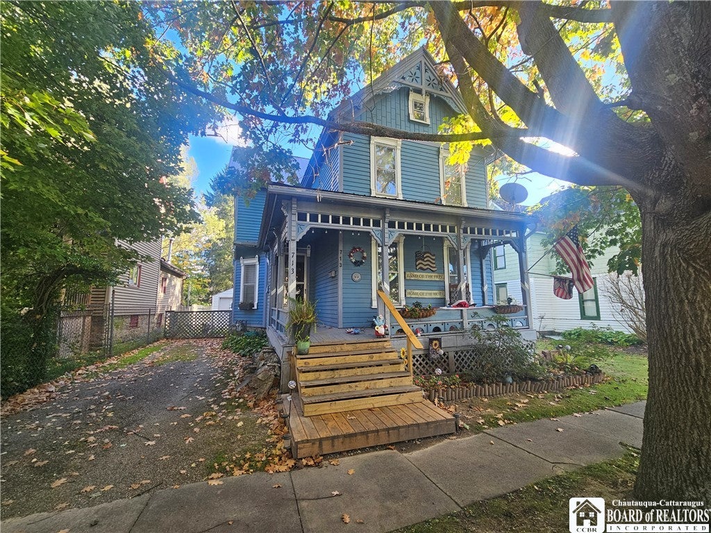 713 Irving Street — photo