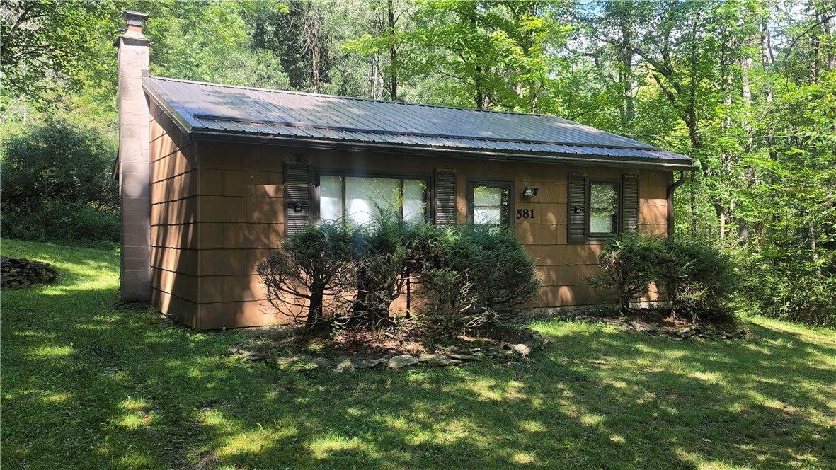 581 Quarry Road — photo