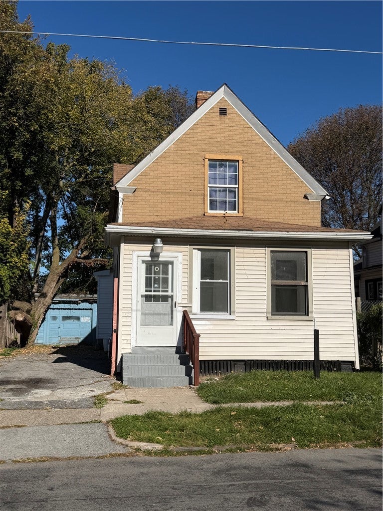 2 Lang Street — photo