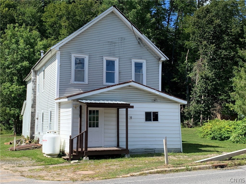 9141 Main Street — photo