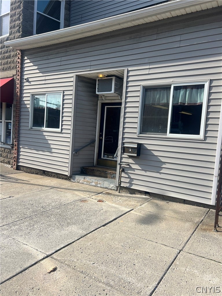4 E Church Street — photo