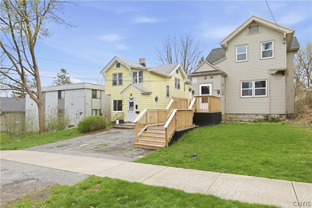 1024 Danforth Street — photo