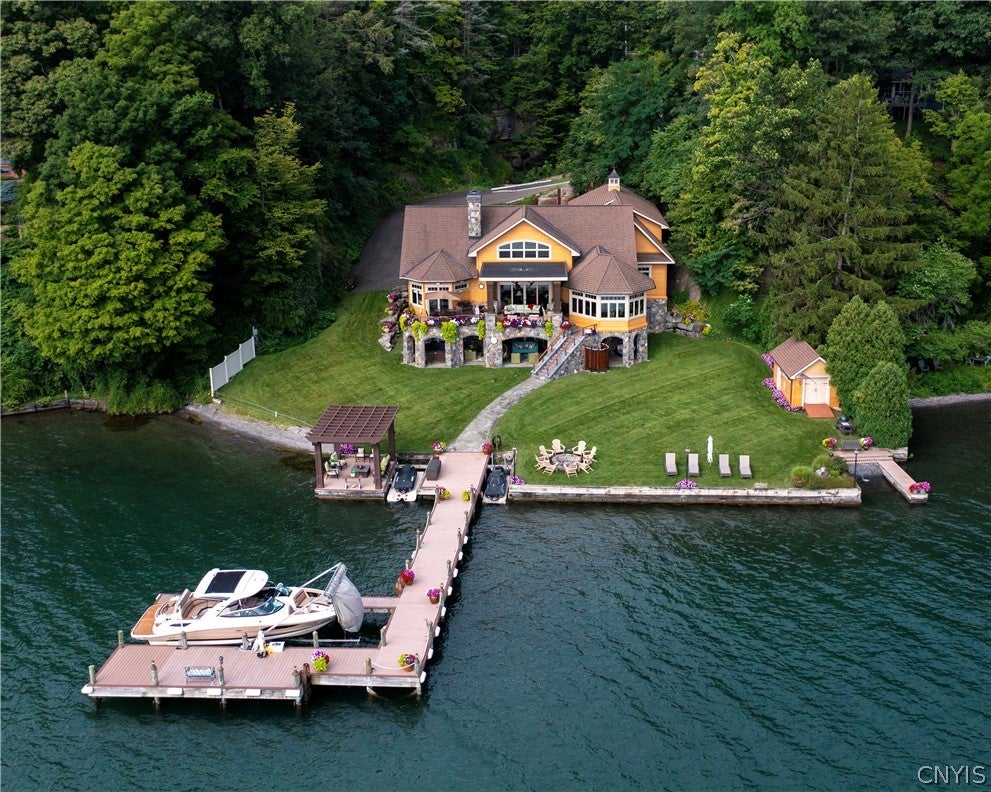 1371 Taughannock Blvd — photo