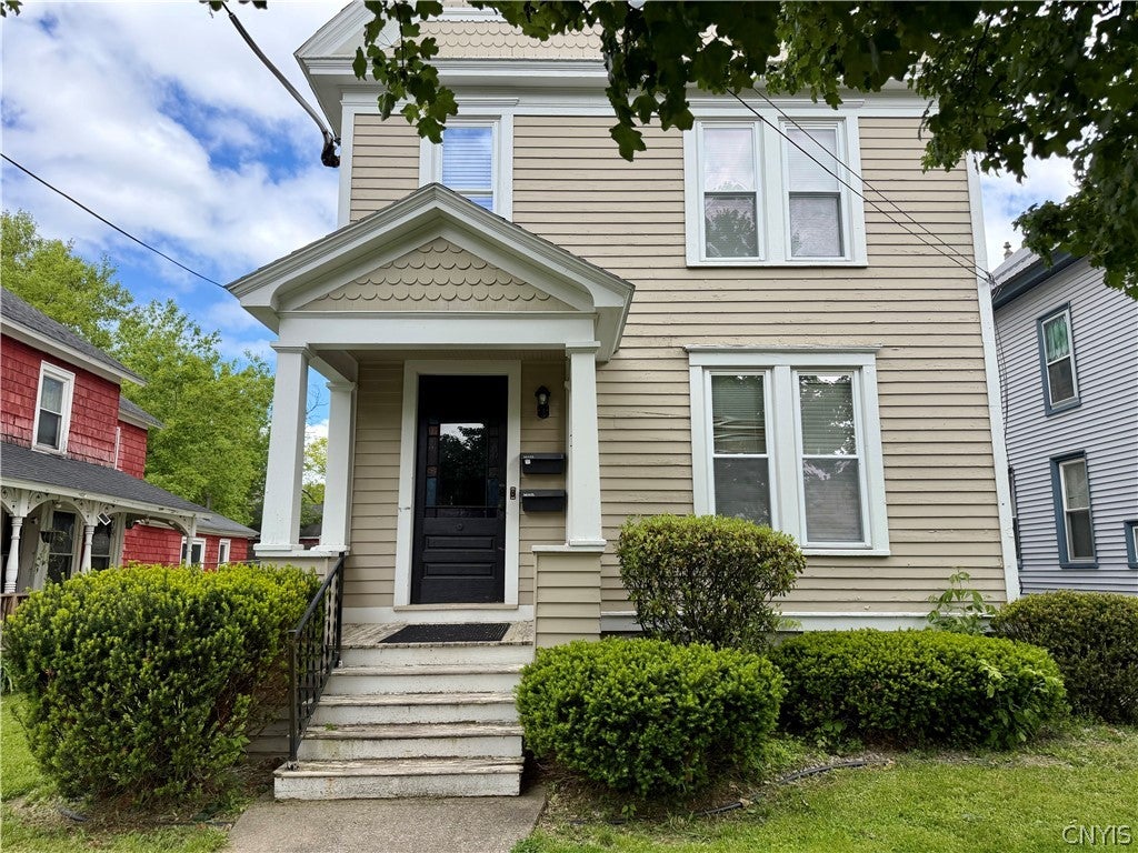 10 Maple Avenue — photo