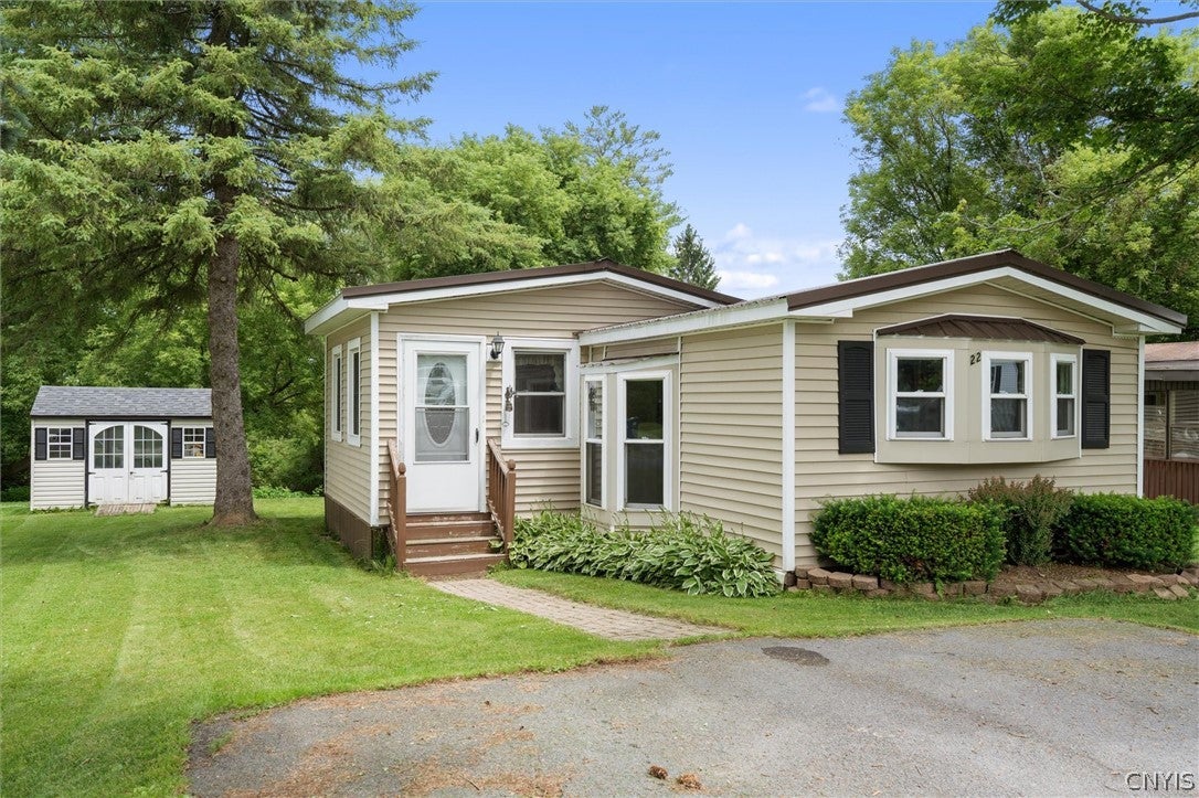 5969 Middle Rd, Stockbridge, NY 13409 — photo 2