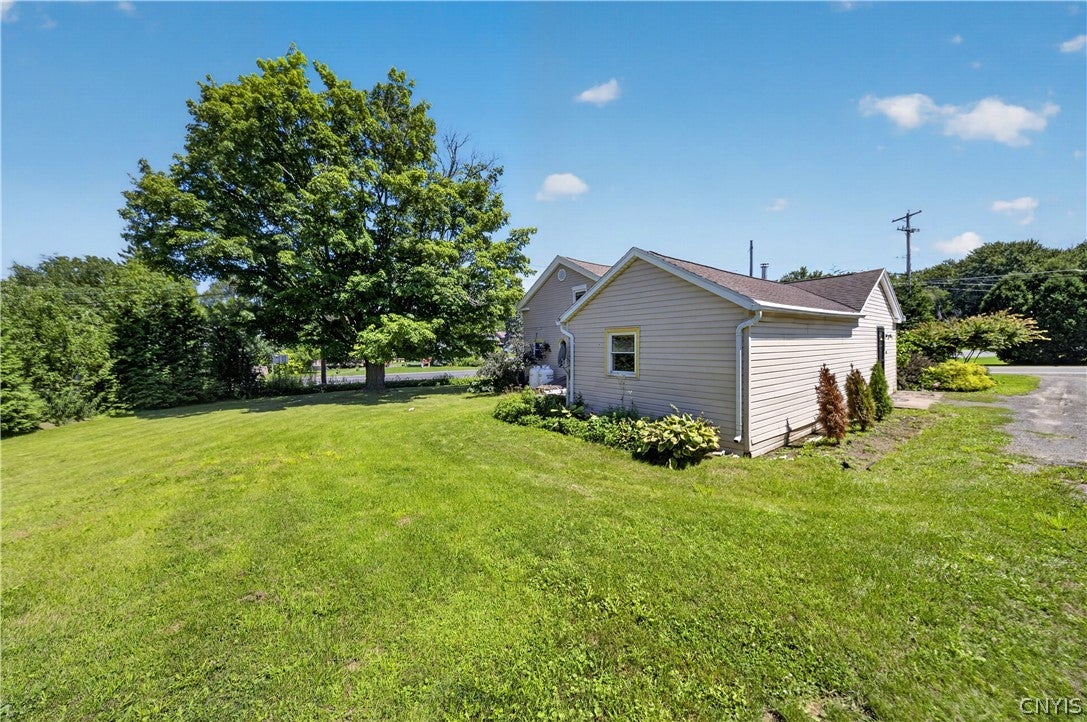 3223 Amber Road — photo