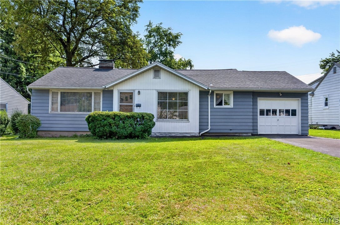 14 Pickwick Rd, DeWitt, NY 13214