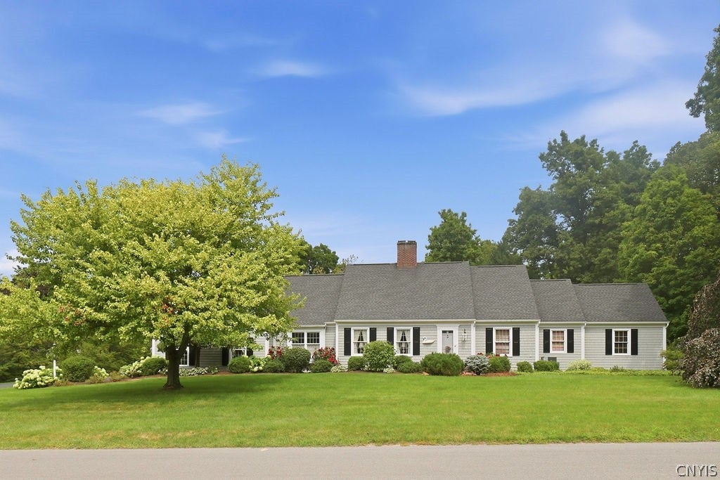 105 Henschke Drive — photo
