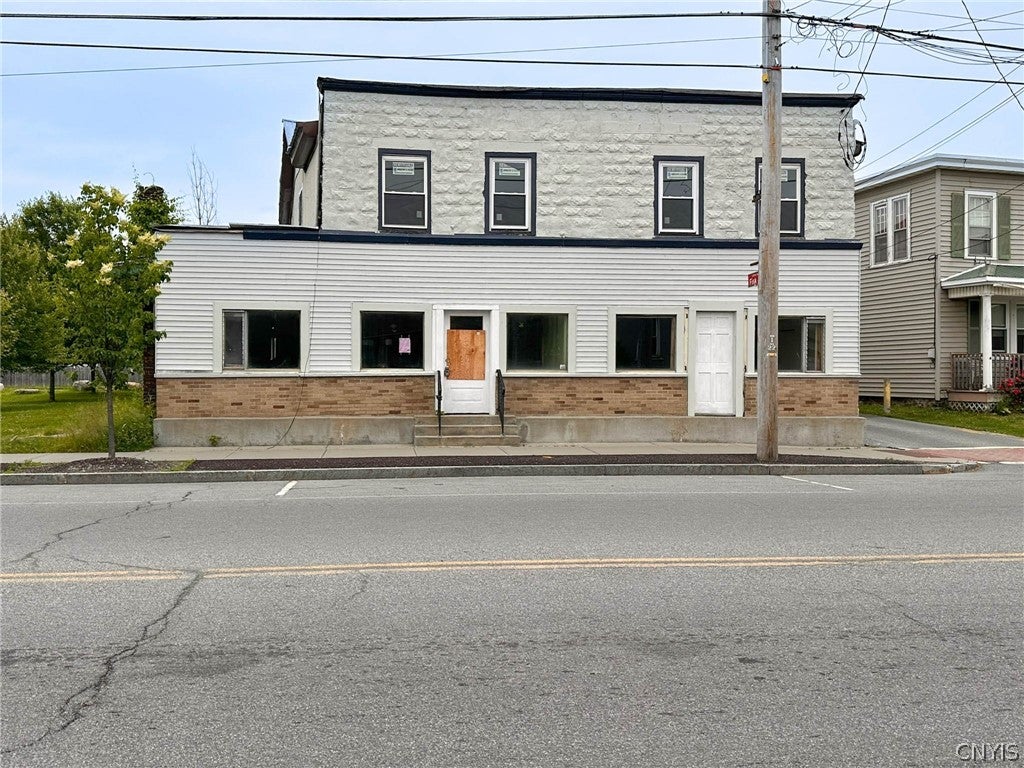 283 E Dominick Street — photo