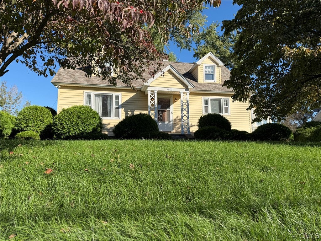 1007 Valentine Avenue — photo
