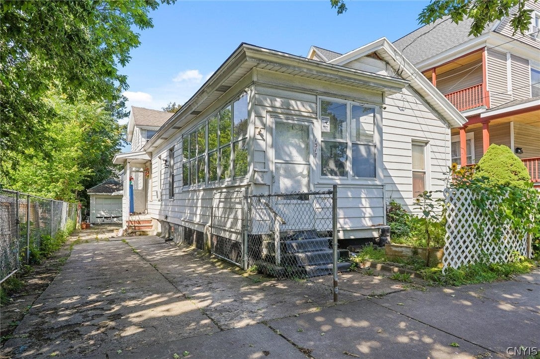 1317 Butternut Street — photo