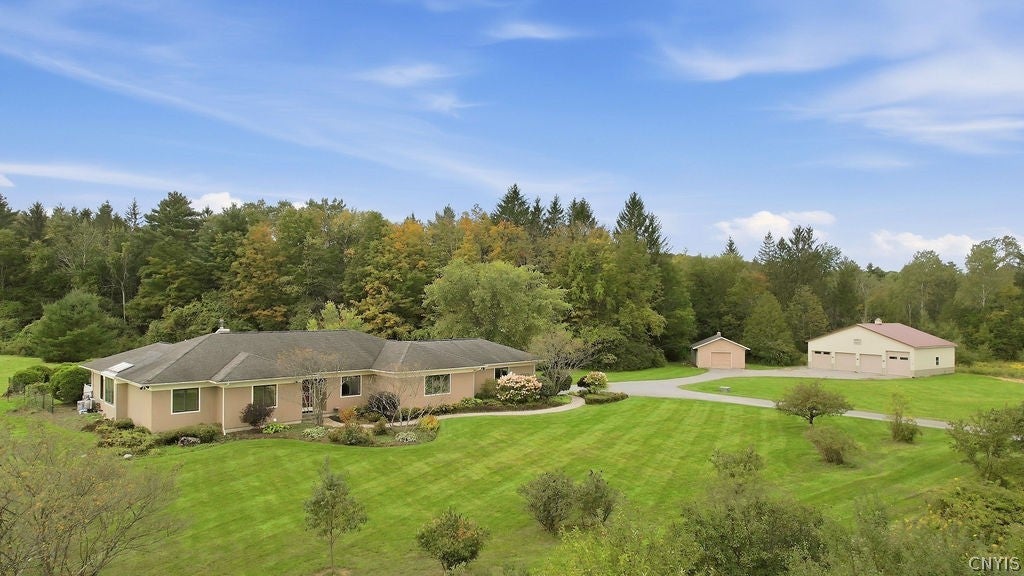 3465 Janet Lane — photo