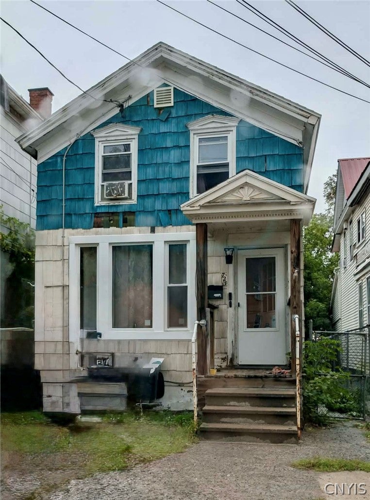 723 Mary Street — photo