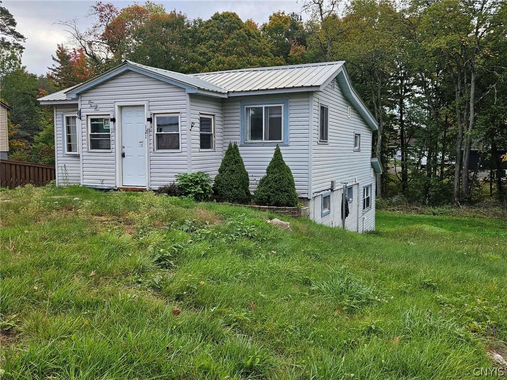 121 Woodgate Drive — photo
