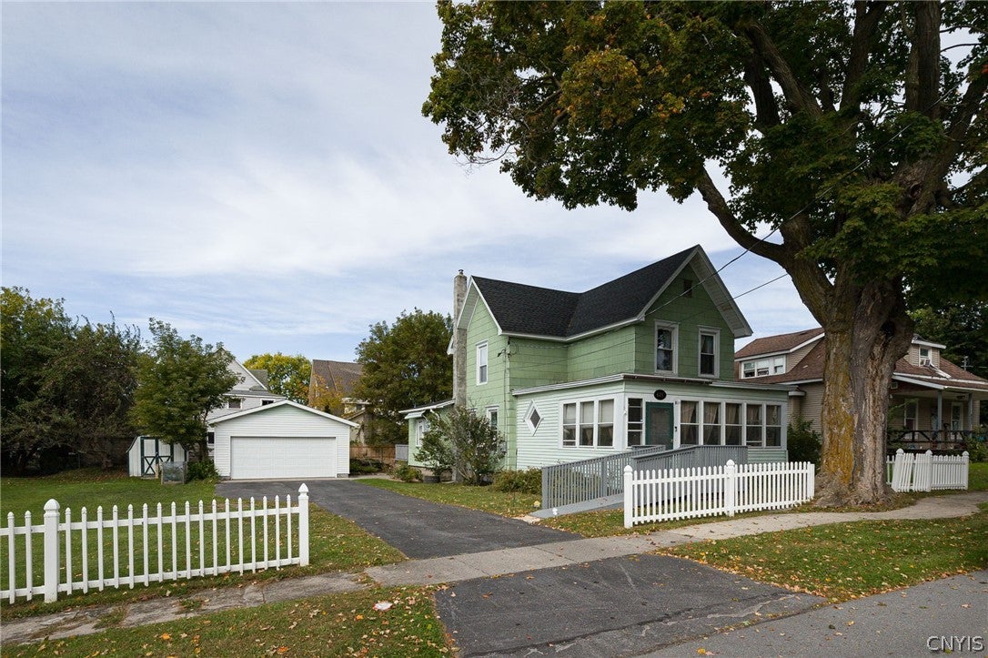 615 Lillian Street — photo