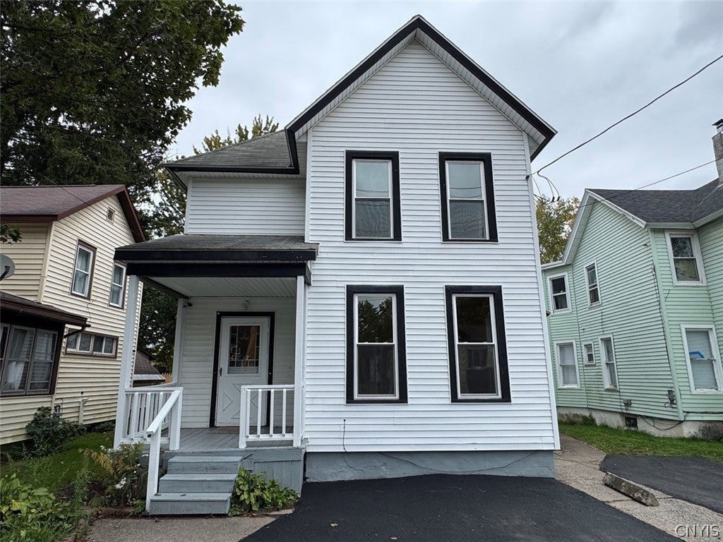 116 N Lake Street — photo