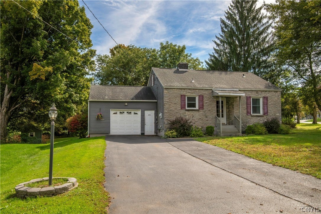 33 Curran Road — photo