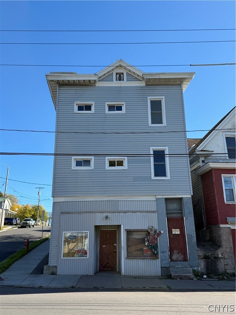 932 Butternut Street — photo