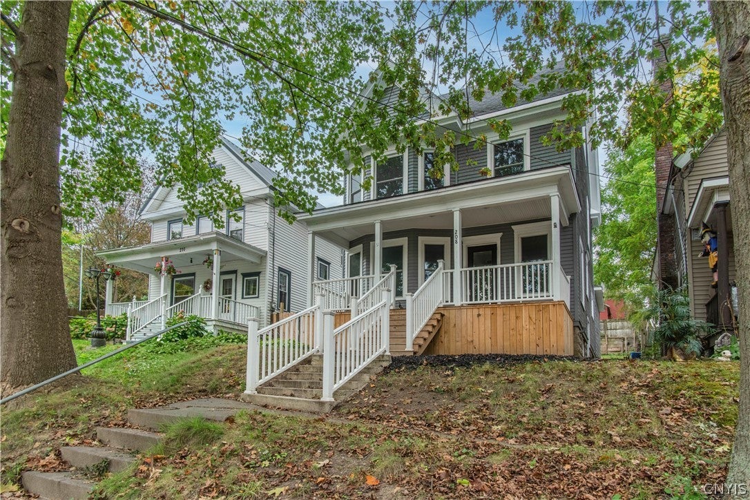 208 E 9th Street — photo