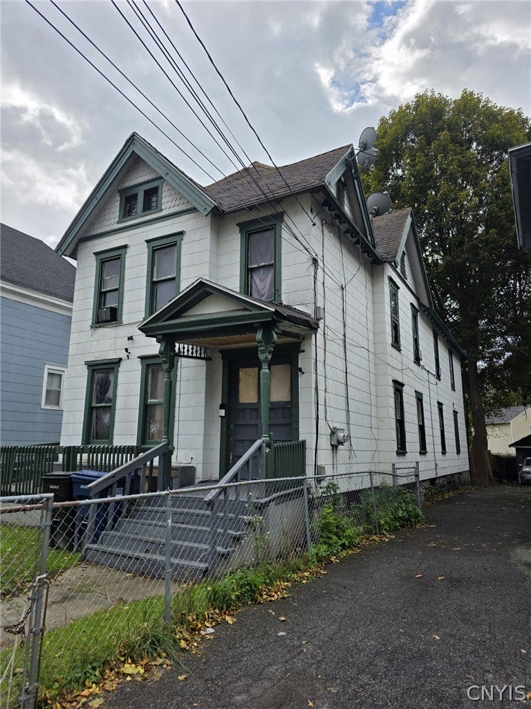 113 Davis Street — photo
