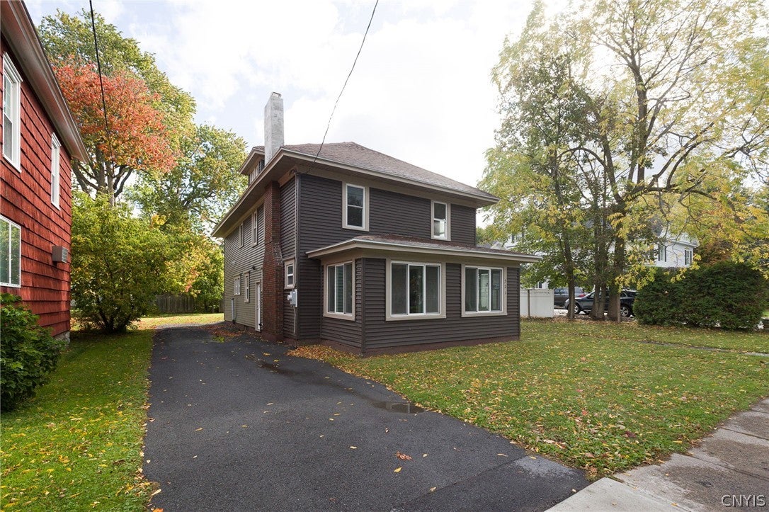 521 Holcomb Street — photo