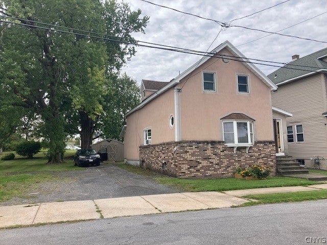 1226 Mummery Street — photo