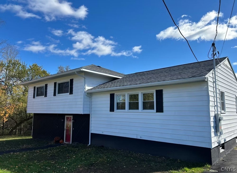 8326 Seneca Turnpike — photo