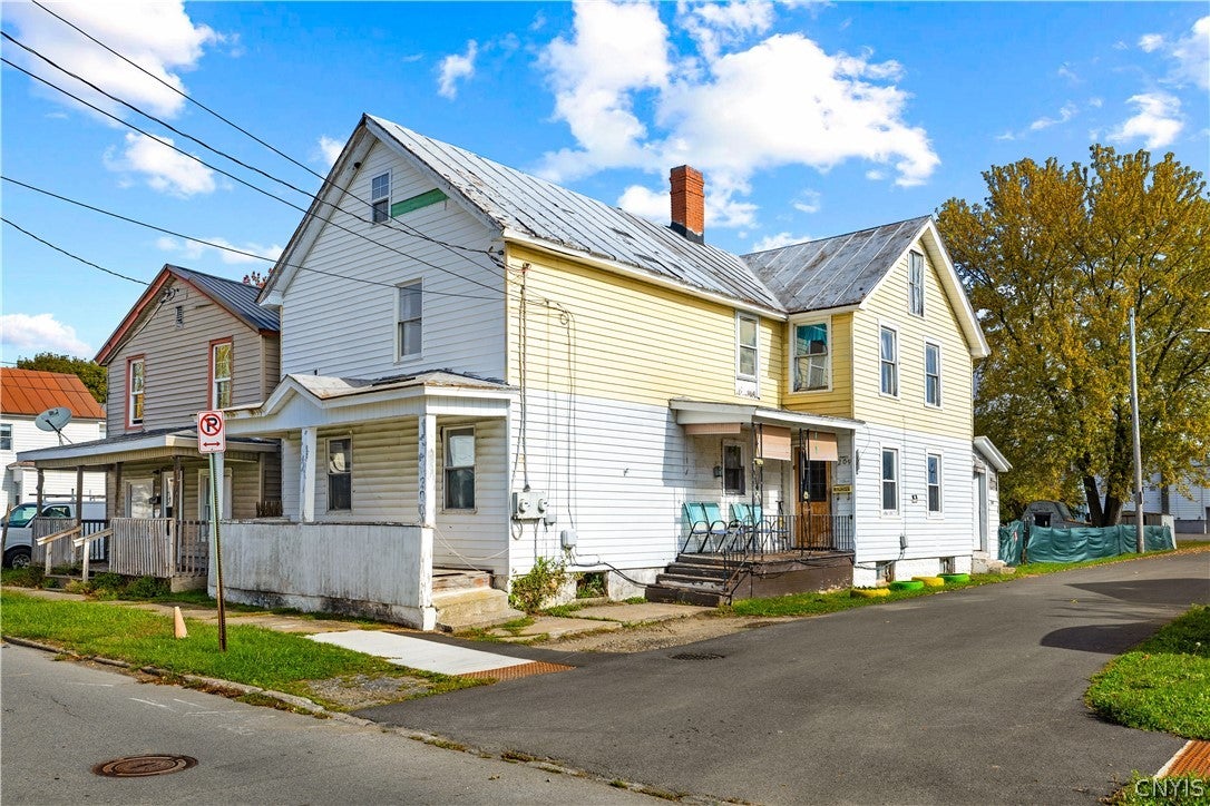 209 Lawrence Street — photo