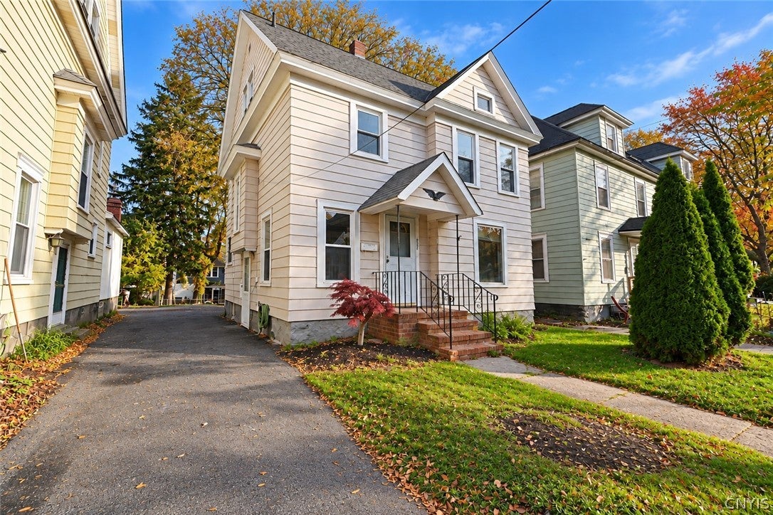 207 Mooney Ave — photo