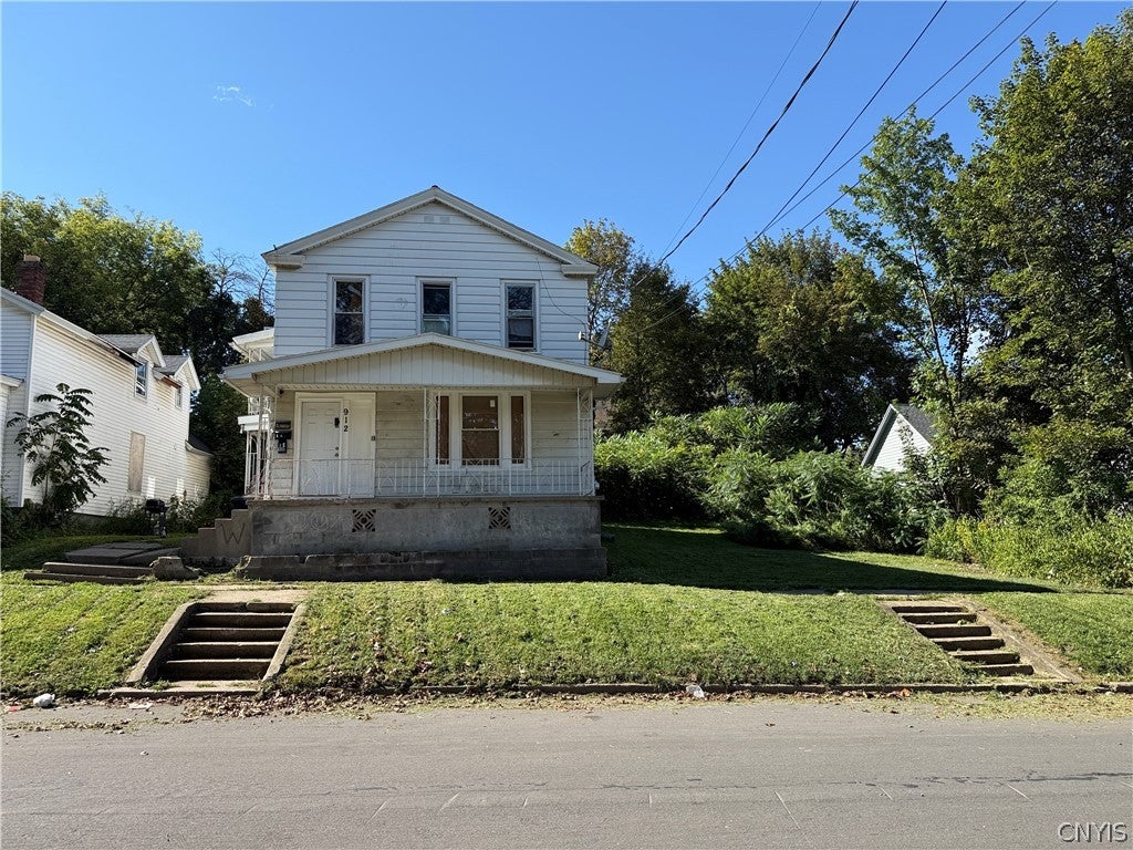 912 Saratoga Street — photo