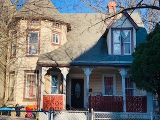 579 East 29 Street — photo