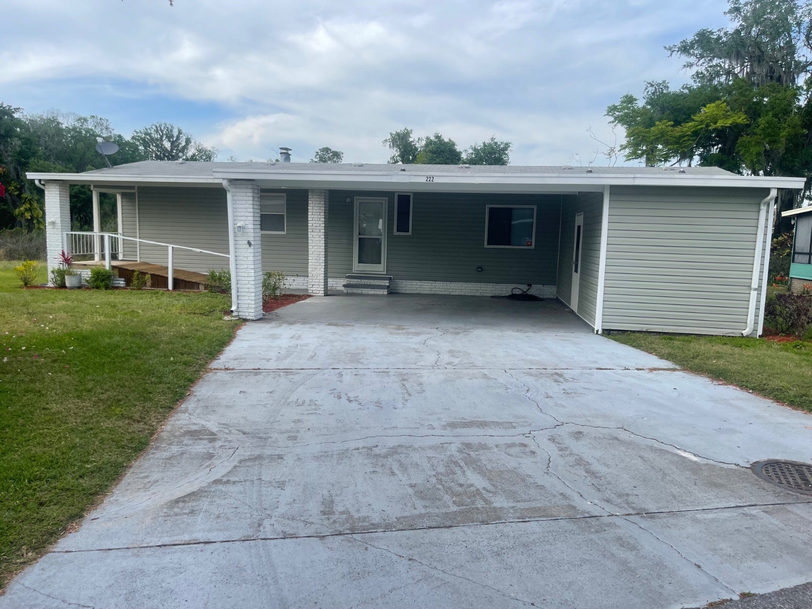 222 Country Lane 222M — photo