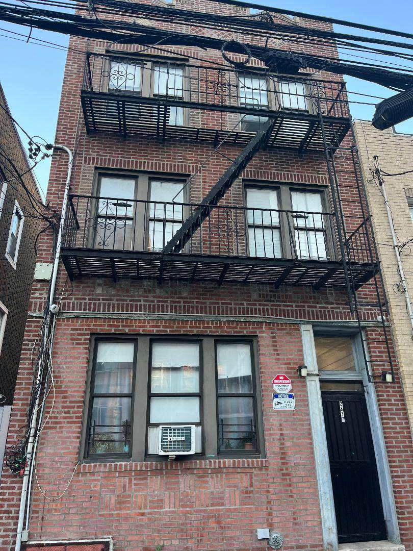 2837 West 15 Street — photo