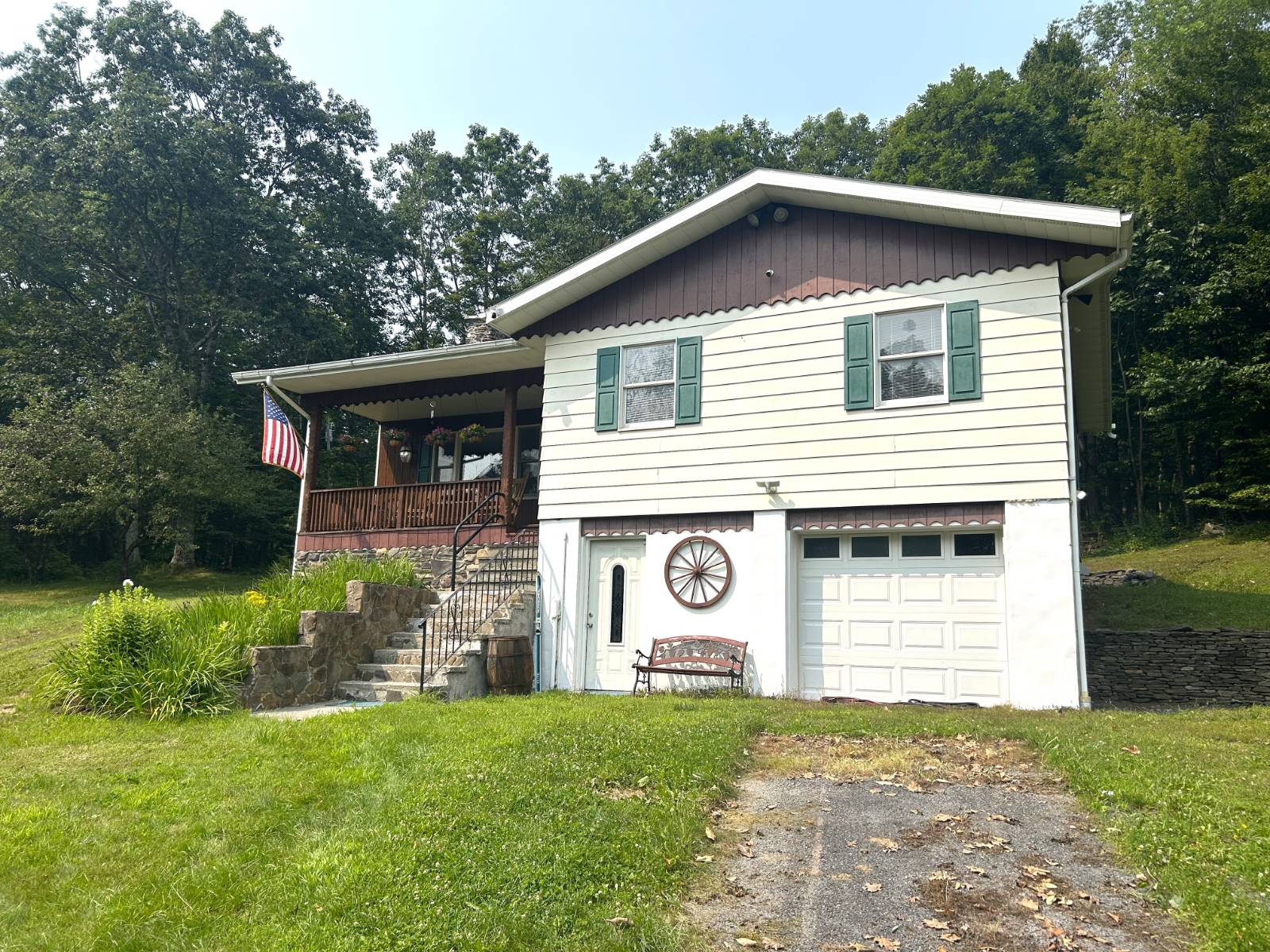 375 North Lake Road — photo