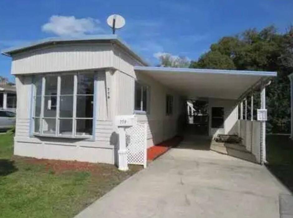 779 Holly Hill Dr — photo