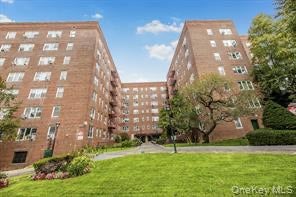 480 Riverdale Ave 7L — photo