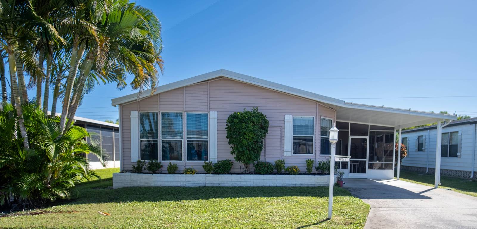 52 Queen Palm Dr — photo